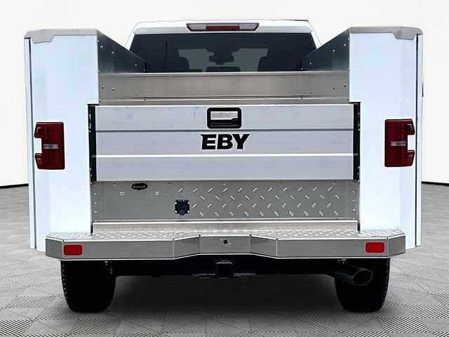 New 2026 Summit White Chevrolet WT image 5