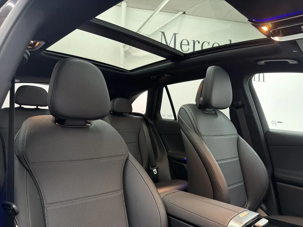Used 2026 Black Mercedes-Benz GLC 300 image 27