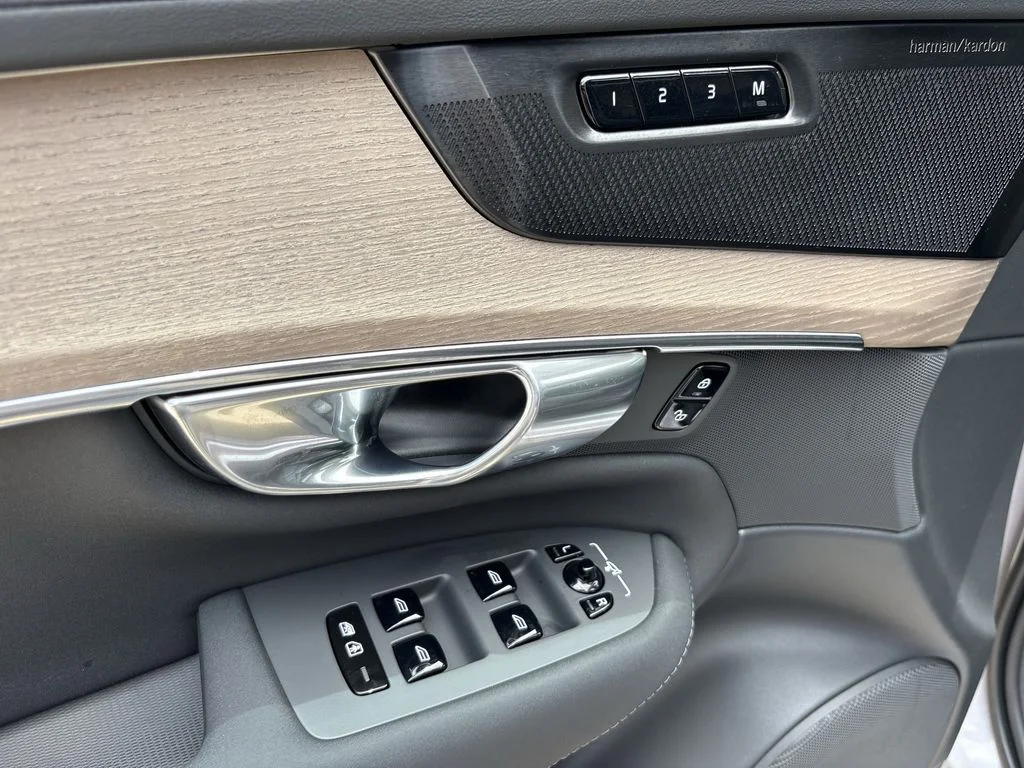 New 2026 Aurora Silver Volvo Plus image 11