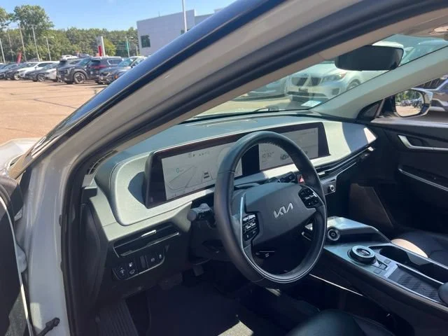 Used 2023 Glacier Kia Wind image 11