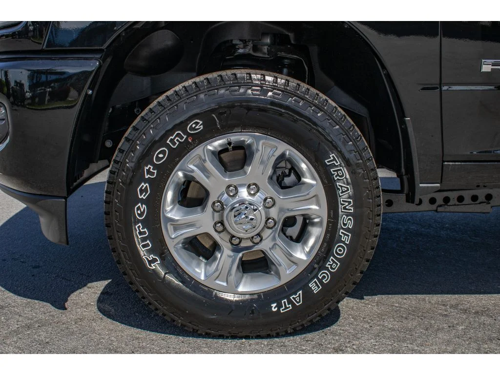 New 2026 Diamond Black Crystal Pearlcoat Ram Big Horn image 5