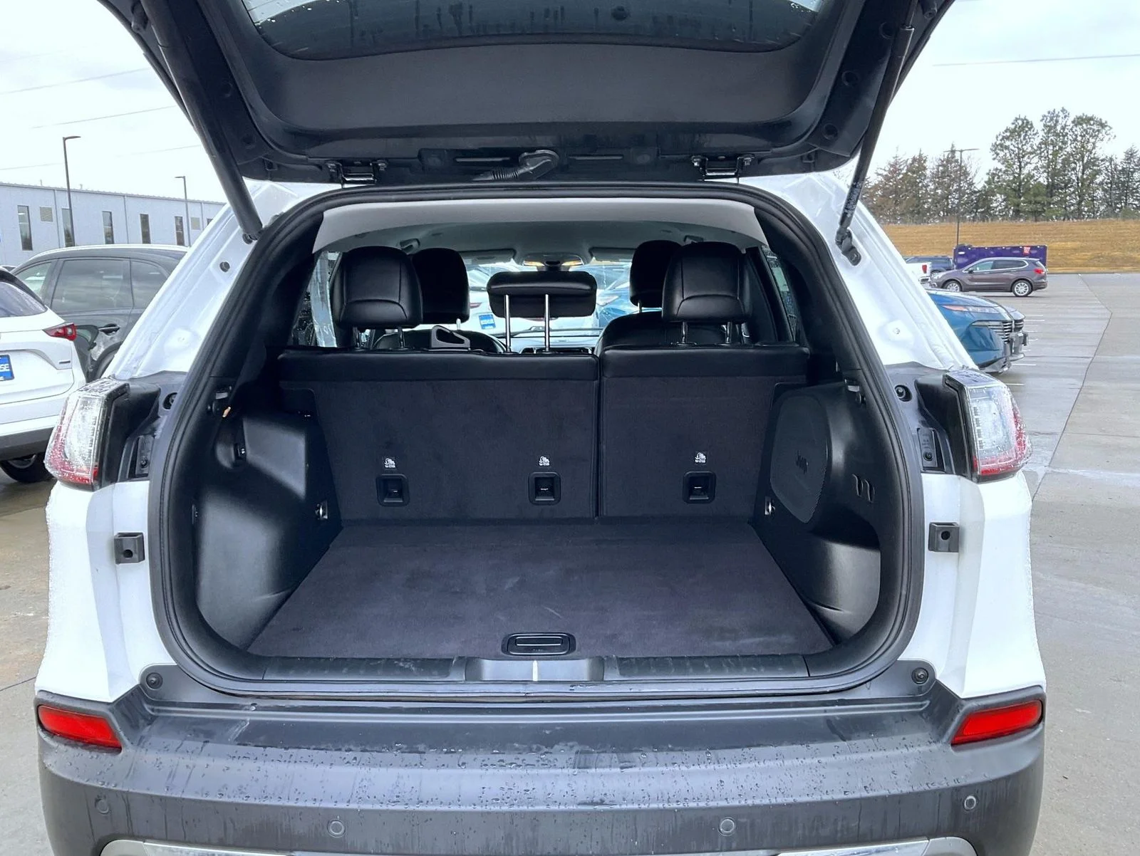 Used 2020 White Jeep Limited image 9