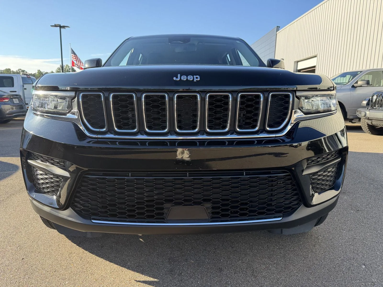 Used 2023 Diamond Black Crystal Pearlcoat Jeep Laredo image 25