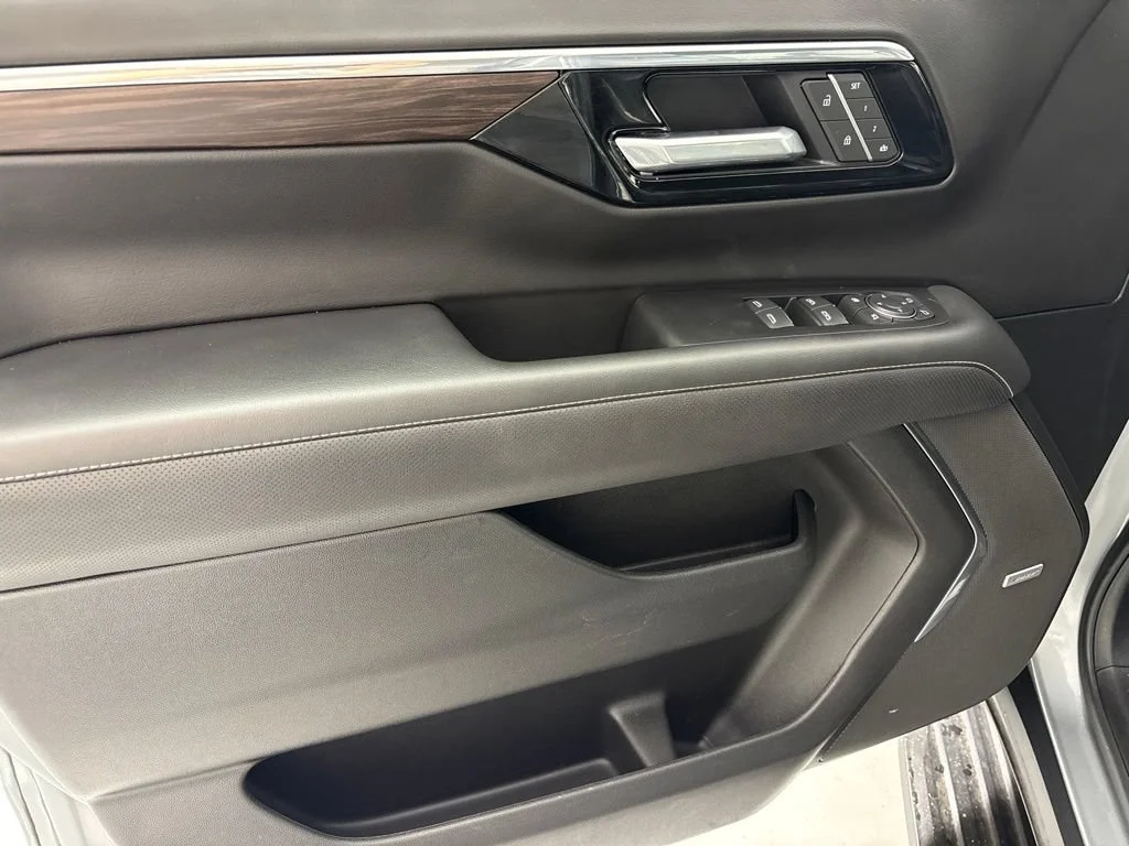 Certified Used 2025 Sterling Gray Metallic Chevrolet Premier image 30