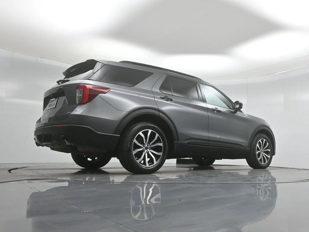 Certified Used 2022 Gray Ford ST-Line image 44