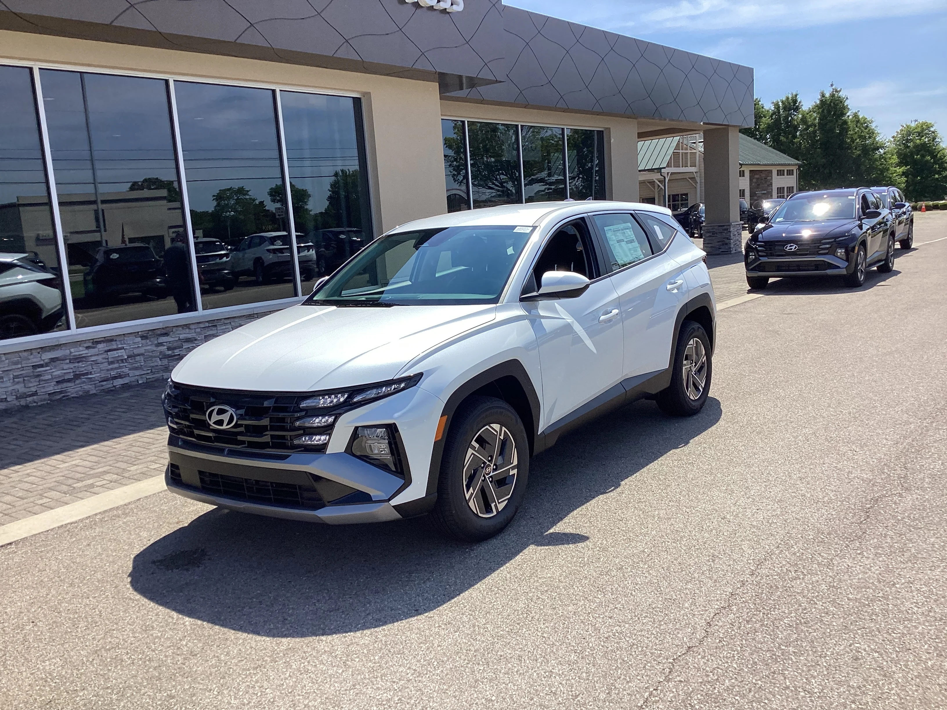 New 2026 Creamy White Pearl Hyundai Blue SE image 1