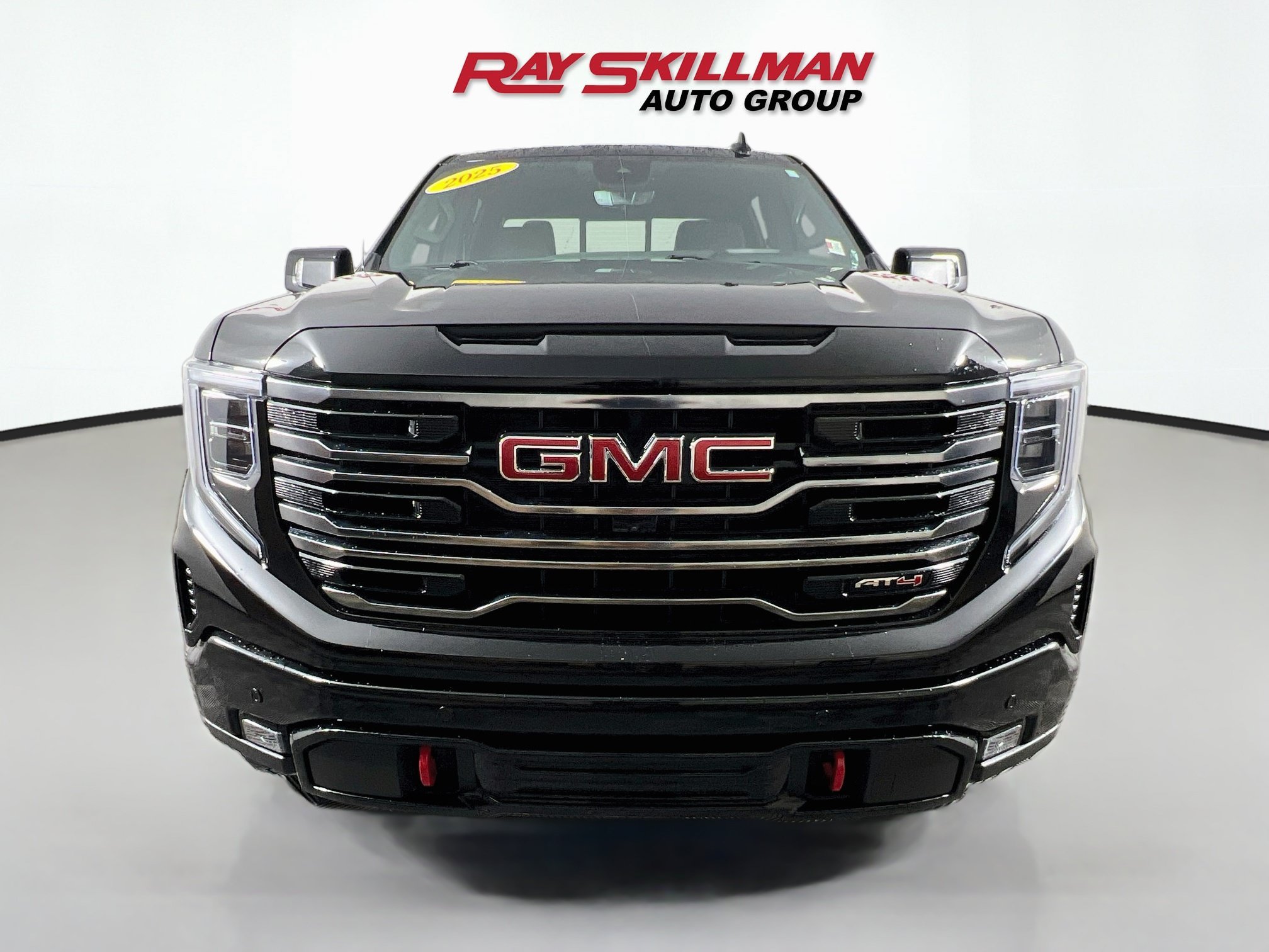 Used 2025 Onyx Black GMC AT4 image 2