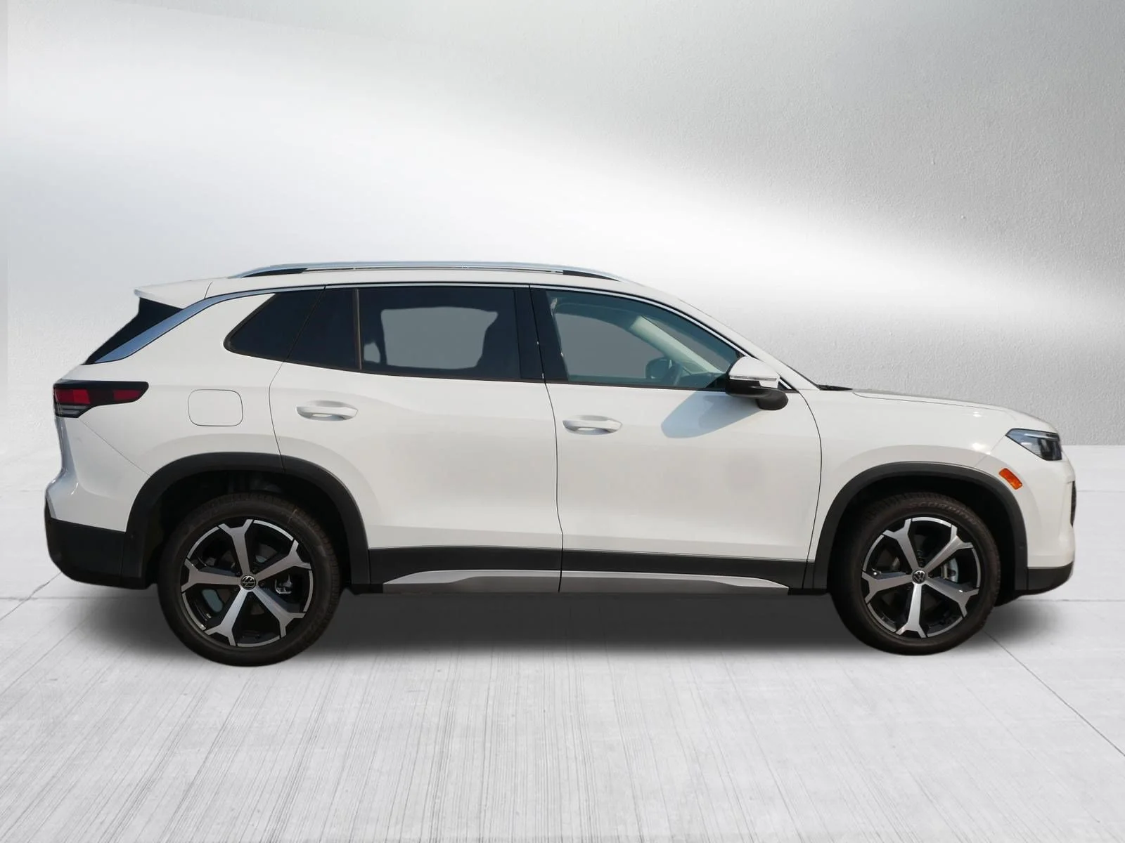 New 2026 Pure White Volkswagen SE image 2