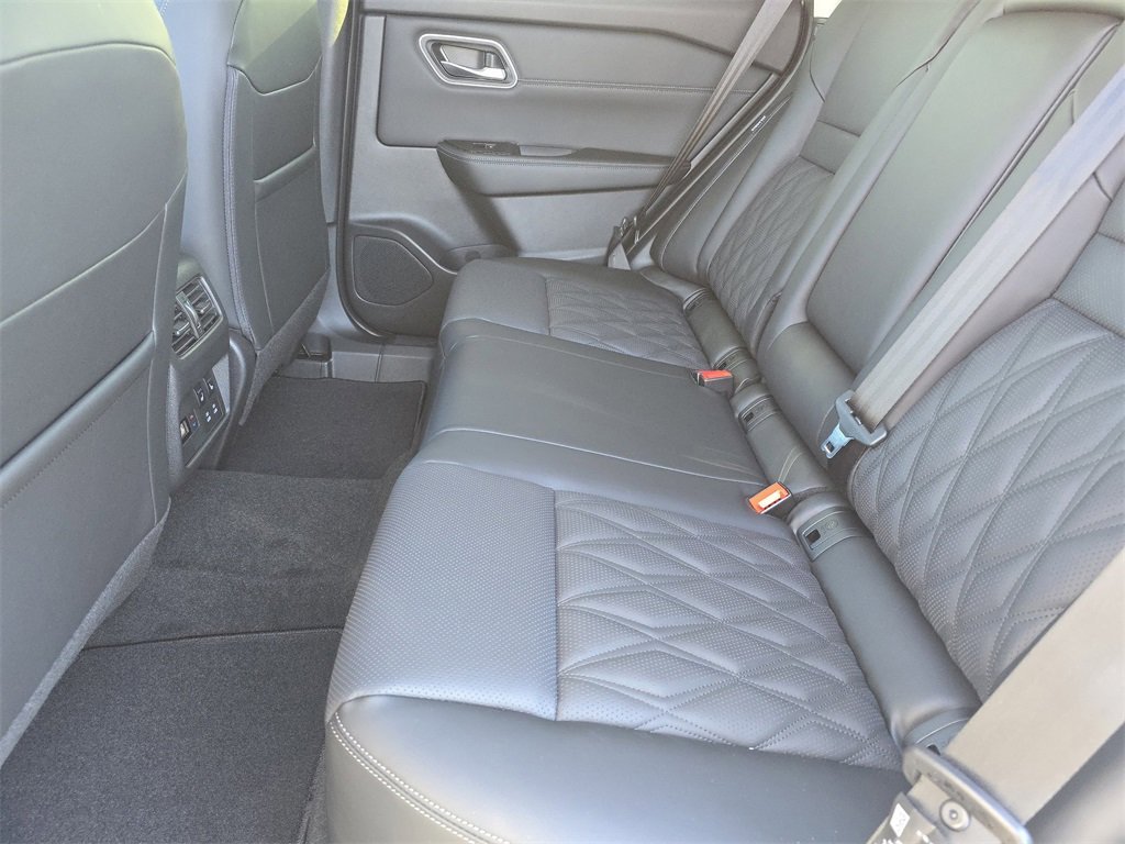 New 2026 Super Black Nissan Platinum image 24
