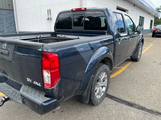 Used 2020 Blue Nissan SV image 3