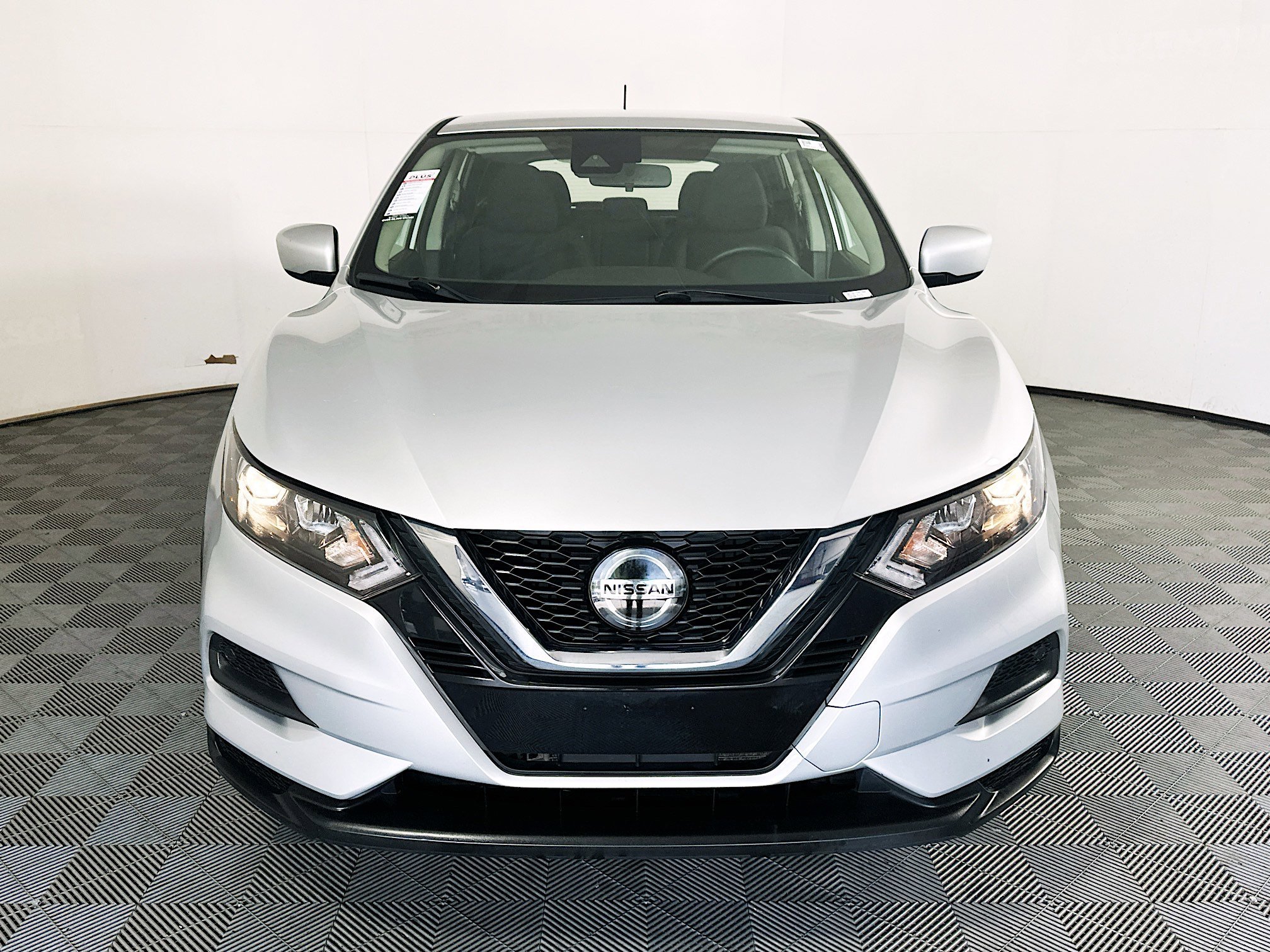 Used 2021 Brilliant Silver Metallic Nissan S image 8