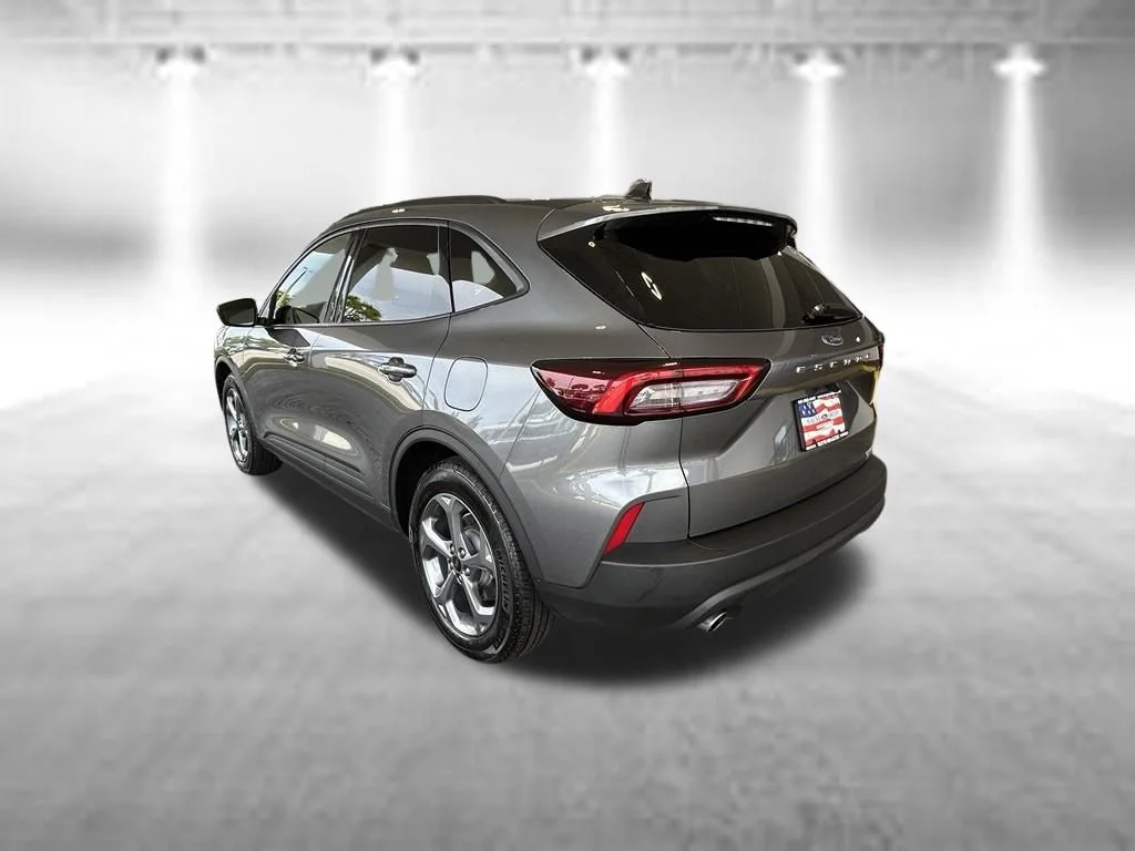 Used 2025 Gray Metallic Ford ST-Line image 7