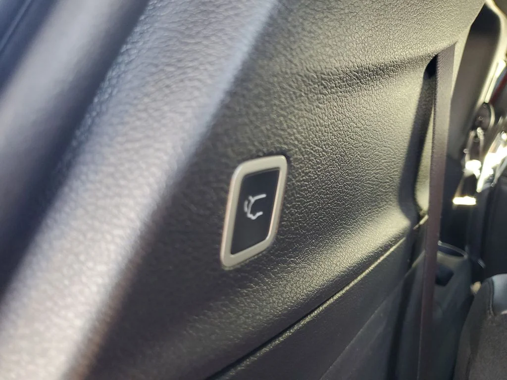 2025 Chrysler Voyager LX - Photo 28