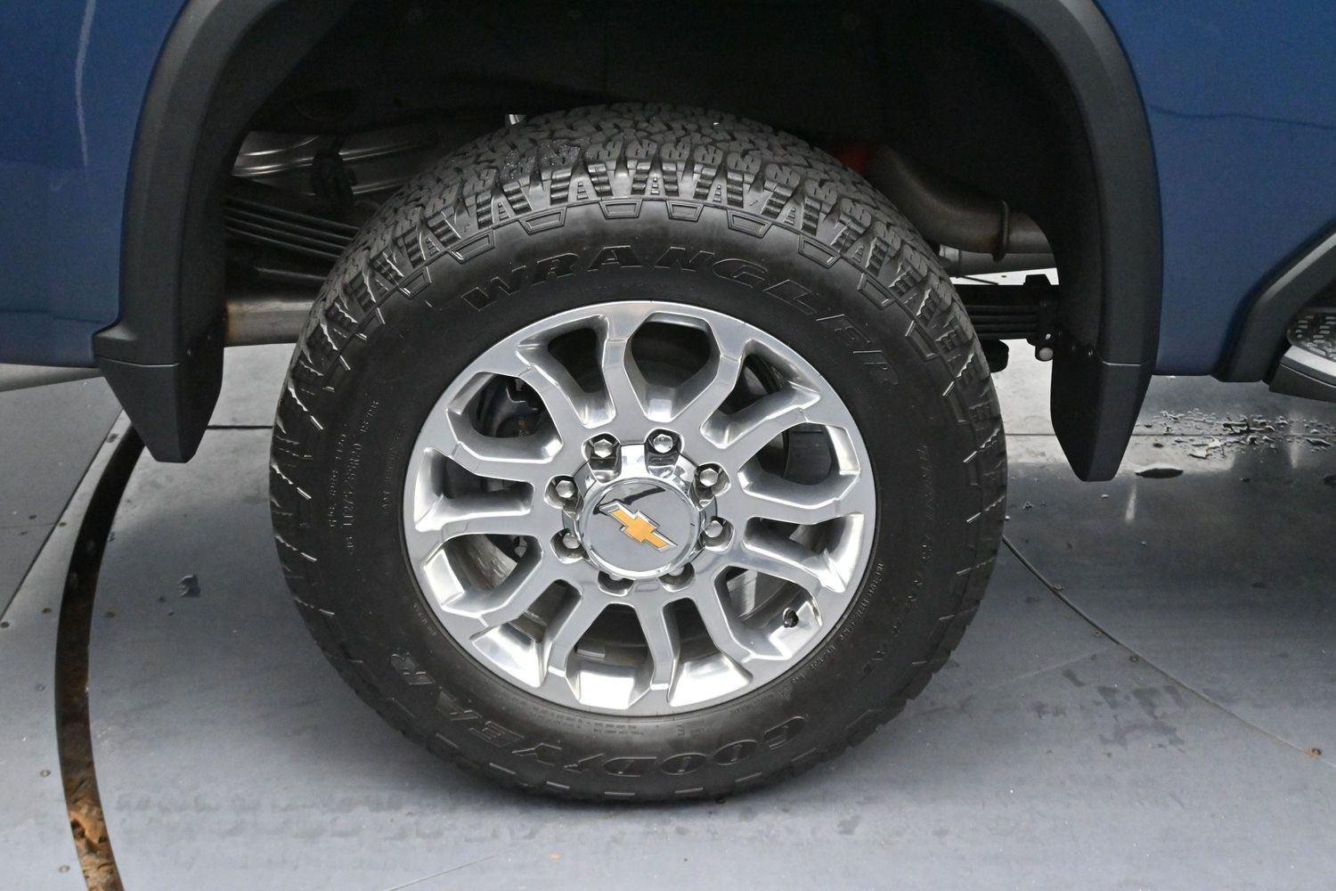 2025 Chevrolet Silverado 2500HD LTZ - Photo 37