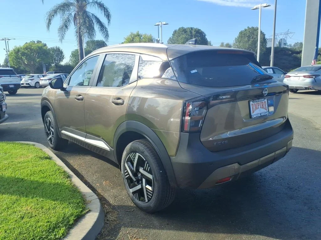 New 2026 Canyon Bronze Metallic Nissan SV image 11