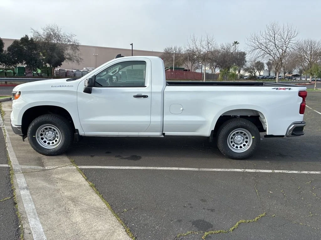 New 2026 Summit White Chevrolet WT image 6