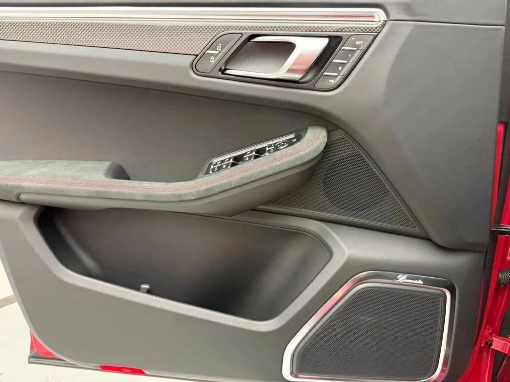 2026 Porsche Macan GTS - Photo 20