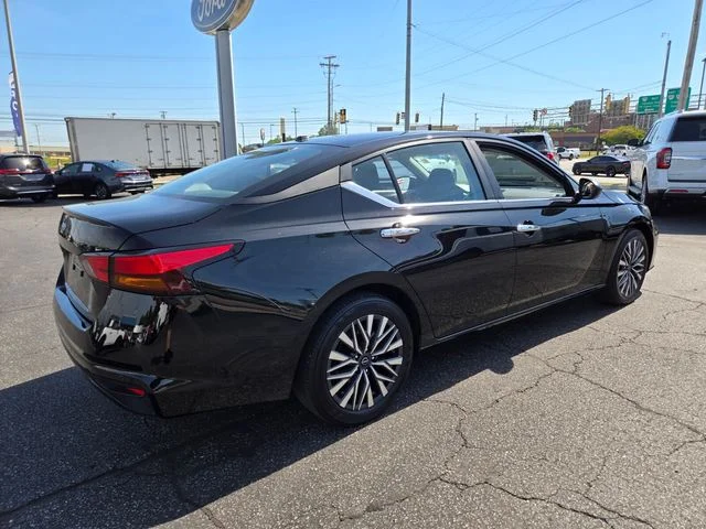 Used 2025 Black Nissan 2.5 SV image 8