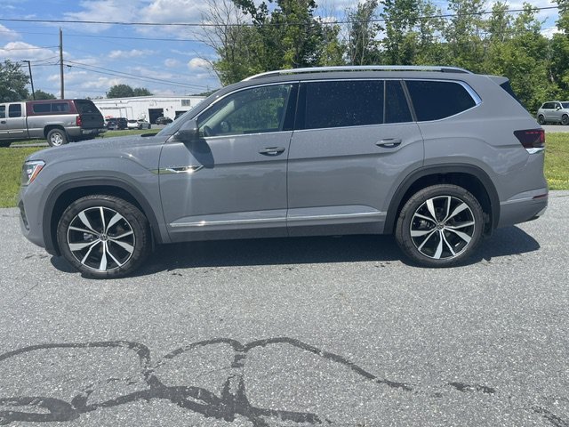 New 2026 Pure Gray Volkswagen 2.0T SEL Premium R-Line image 2