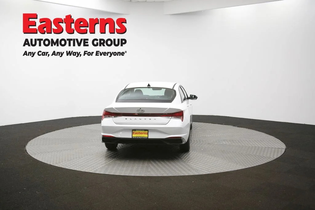 Used 2022 White Hyundai SEL image 37