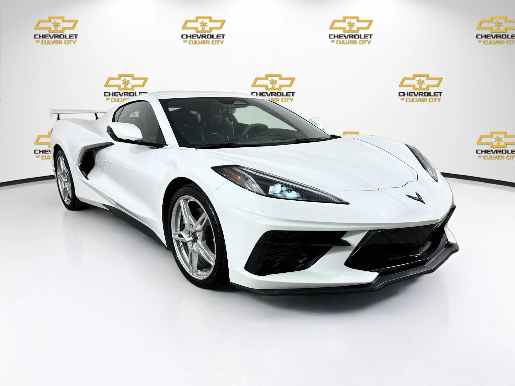 Used 2024 Arctic White Chevrolet 1LT image 1