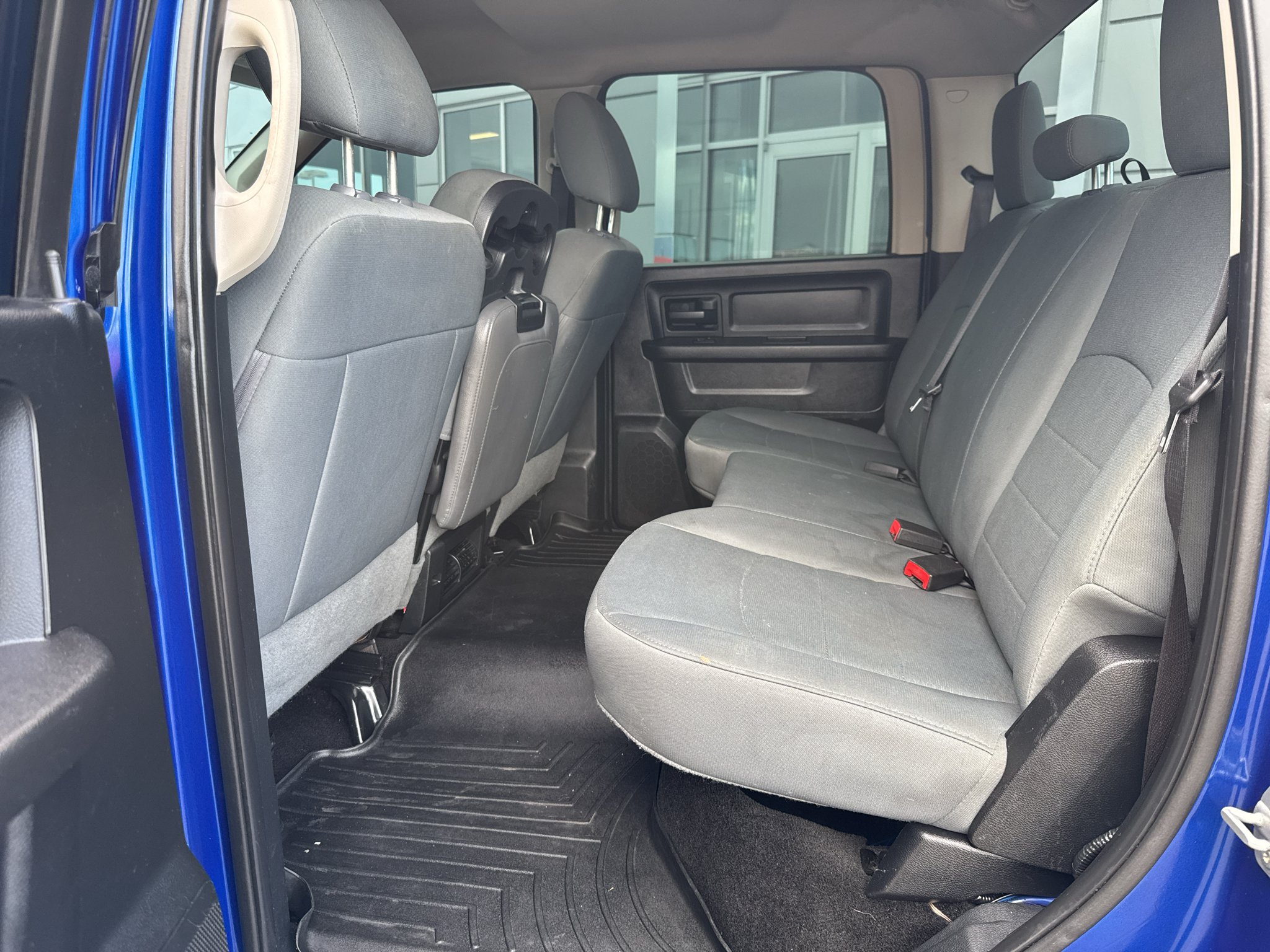 Used 2015 Blue Ram Express image 22