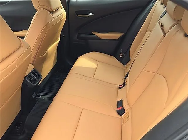 2026 Lexus UX Hybrid 300h Premium - Photo 14