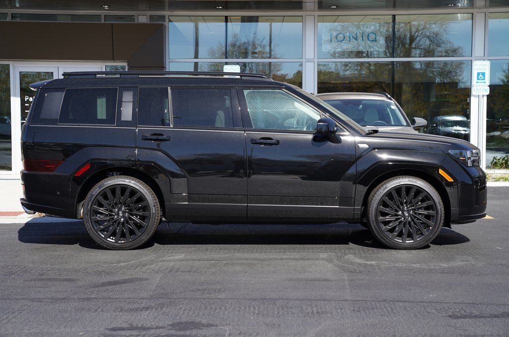 Certified Used 2025 Phantom Black Hyundai Calligraphy image 3
