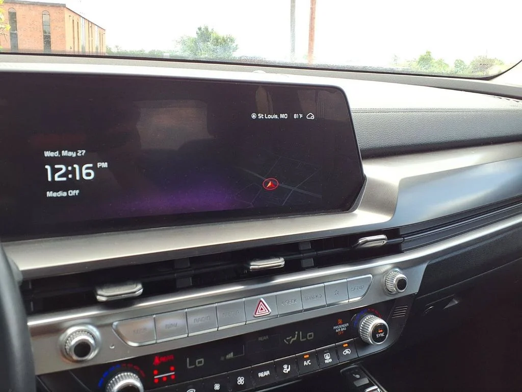 Used 2024 Glacial White Pearl Kia S image 18