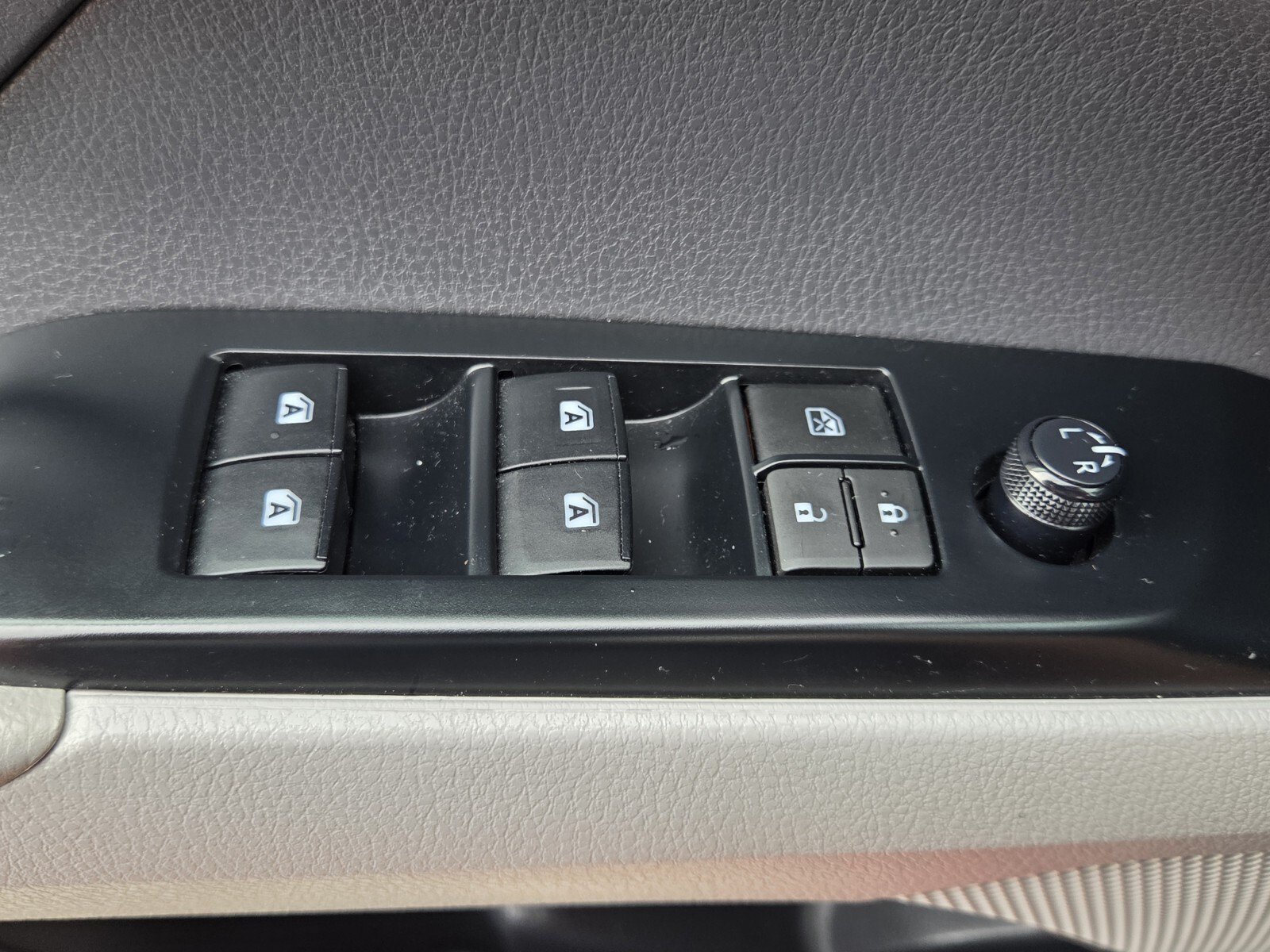 Used 2020 Red Toyota SE image 13