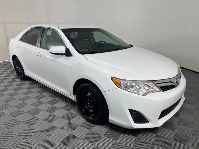 Used 2014 White Toyota LE image 1