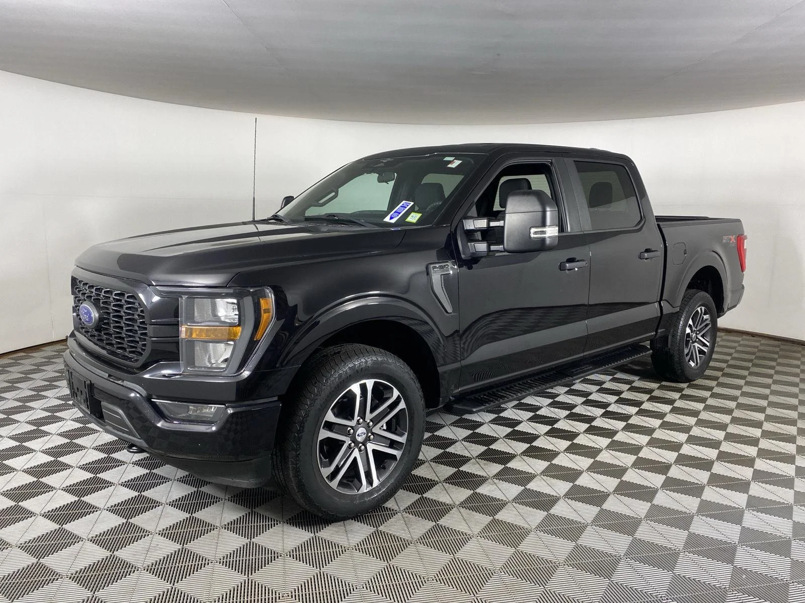 Used 2023 Agate Black Ford XL image 3