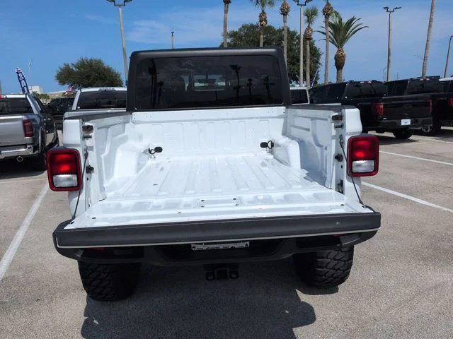 Used 2022 White Jeep Sport image 13