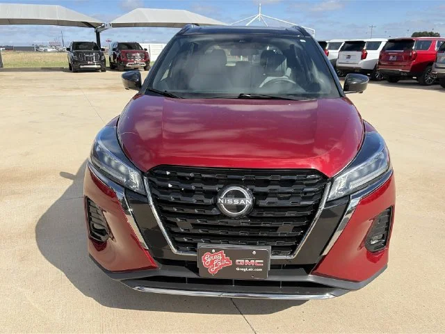 Used 2023 Red Nissan SR image 8