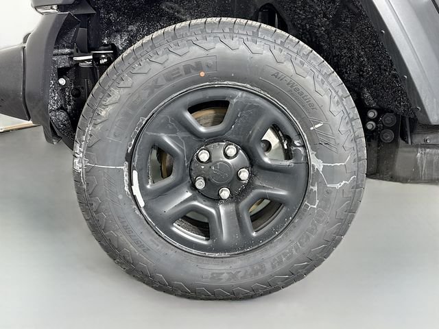 New 2026 Black Clear-Coat Exterior Paint Jeep Sport image 28