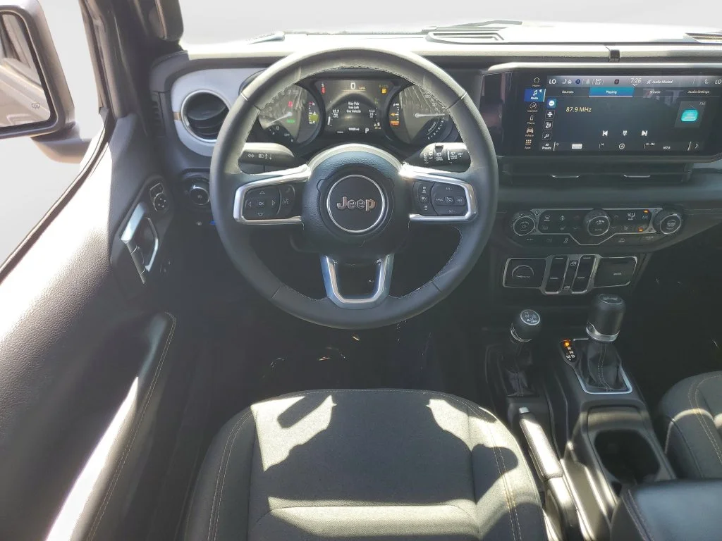 Used 2025 Gray Jeep Sahara 4xe image 16
