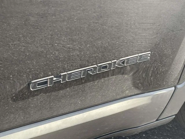 Certified Used 2019 Diamond Black Jeep Latitude Plus image 10
