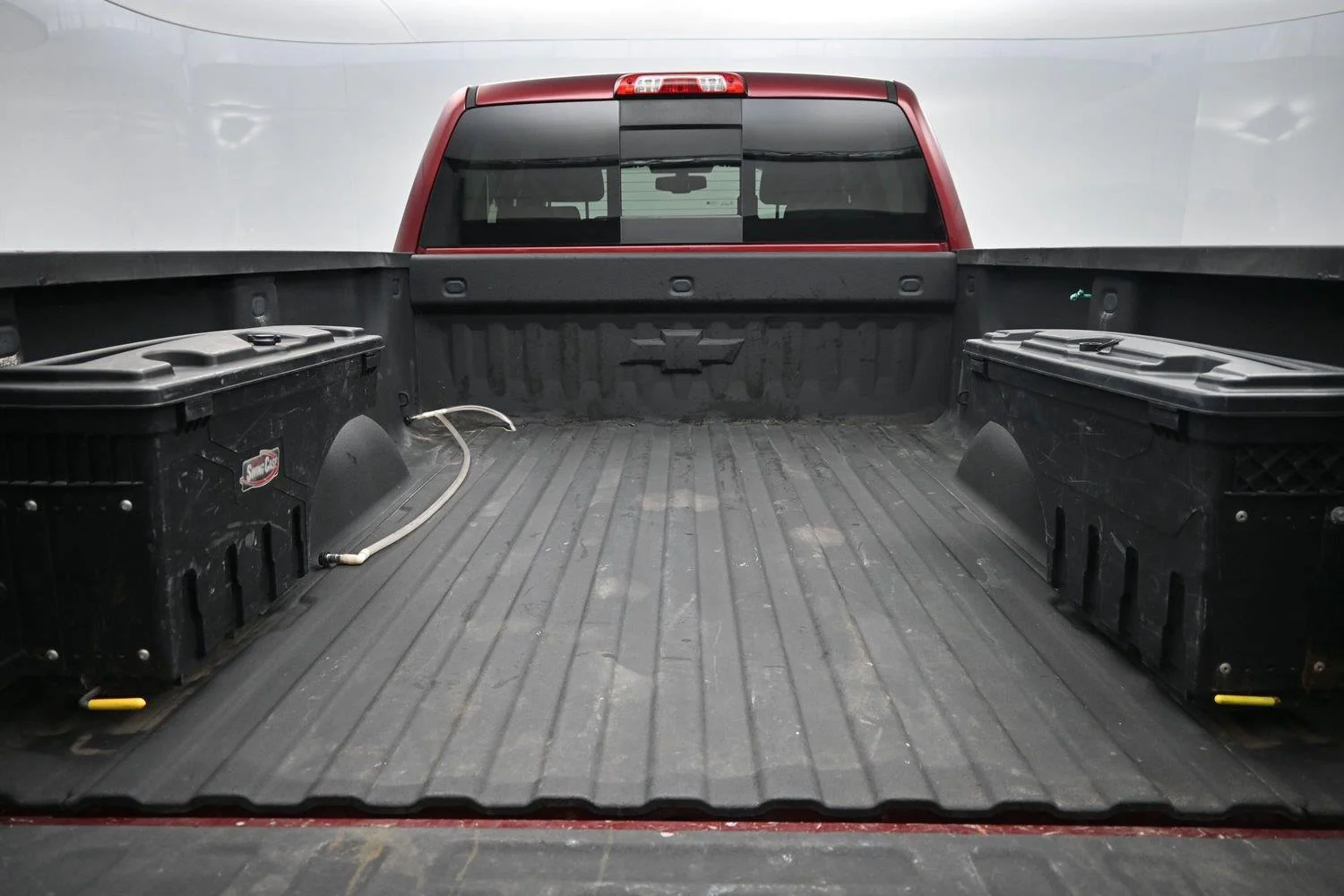 Used 2017 Siren Red Tintcoat Chevrolet LTZ image 17