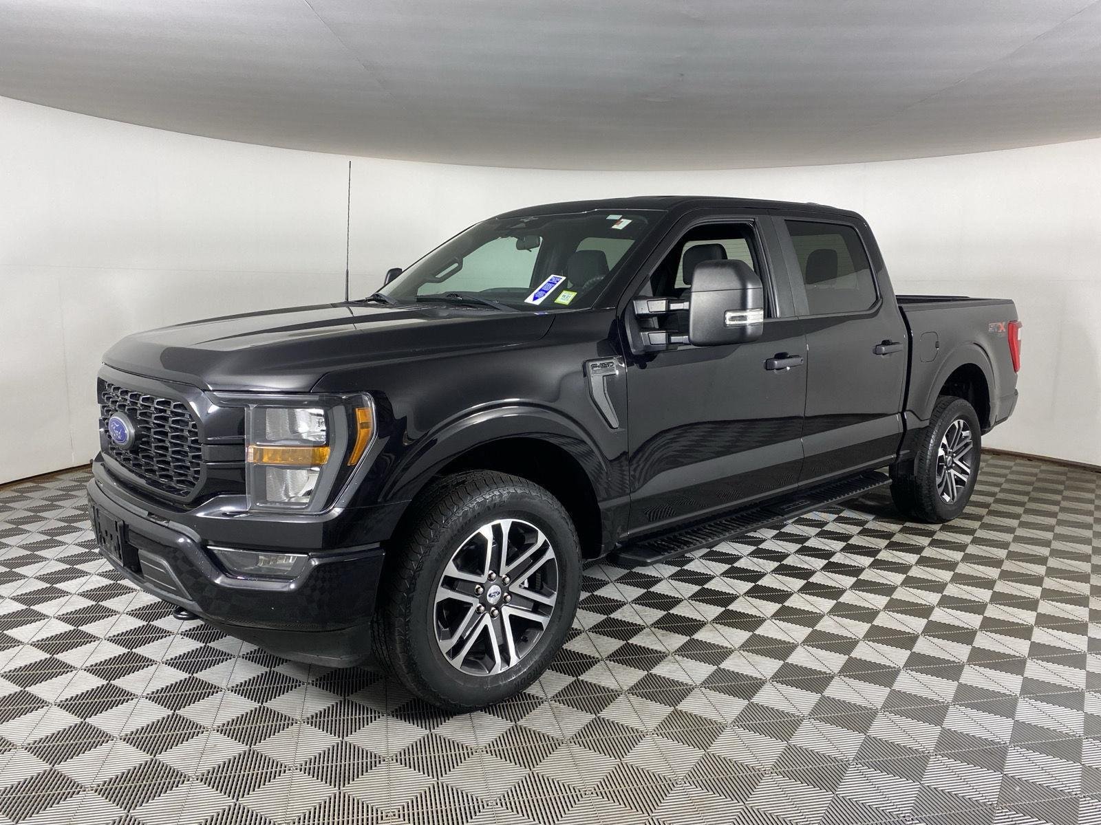 Used 2023 Agate Black Ford XL image 3