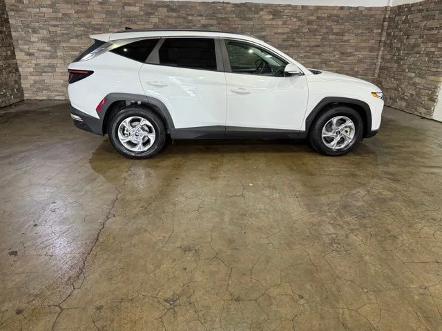Used 2023 White Pearl Hyundai SEL image 4