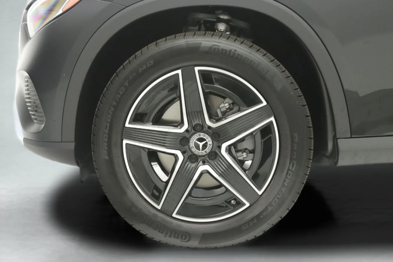 New 2027 Black Mercedes-Benz 300 image 11
