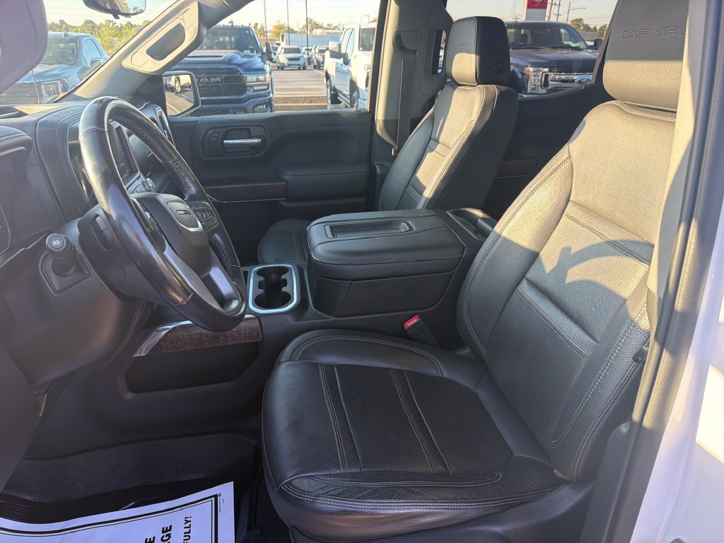 Used 2021 White GMC Denali image 13