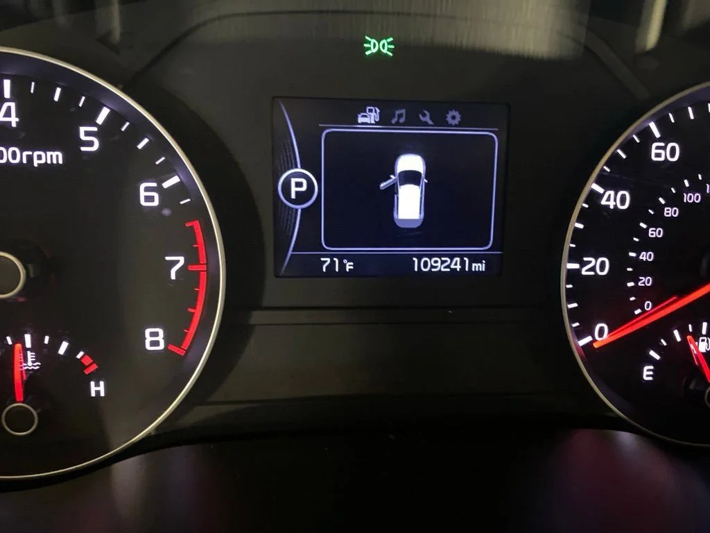 Used 2019 Pacific Blue Kia LX image 15