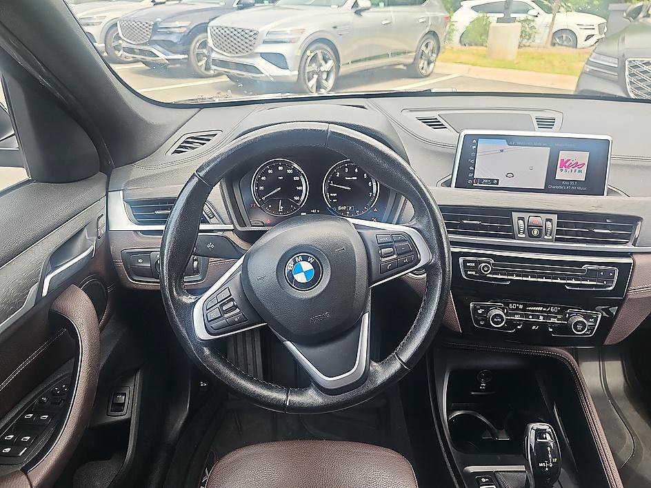 Used 2020 Mineral Gray Metallic BMW sDrive28i Premium image 16