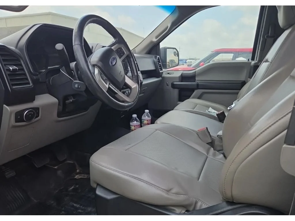 Used 2017 Oxford White Ford XL image 2