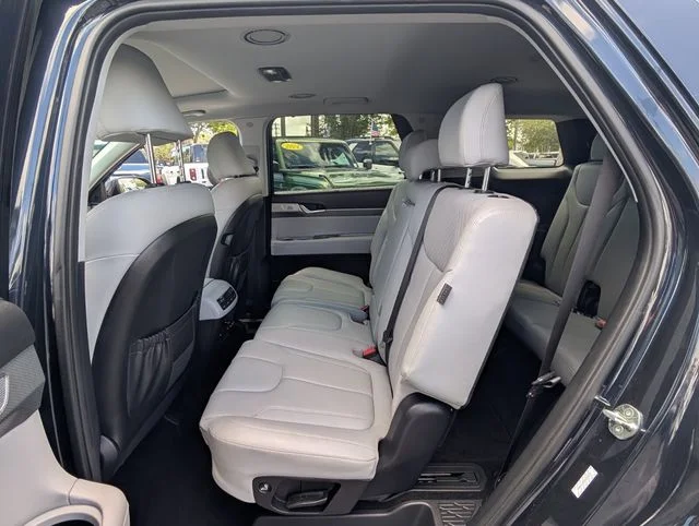 Used 2024 White Hyundai SEL image 11