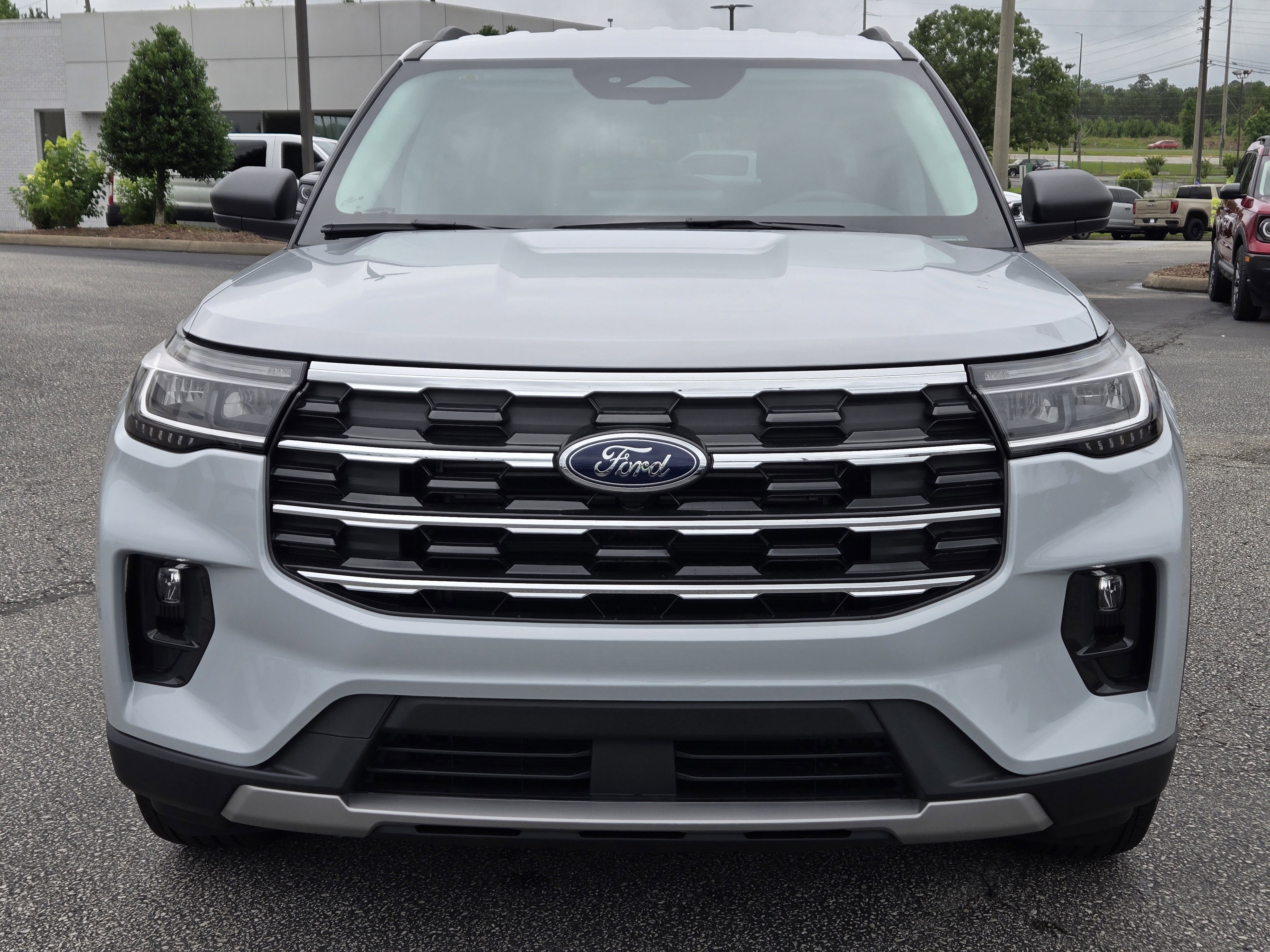 New 2026 Space White Metallic FORD Active image 3