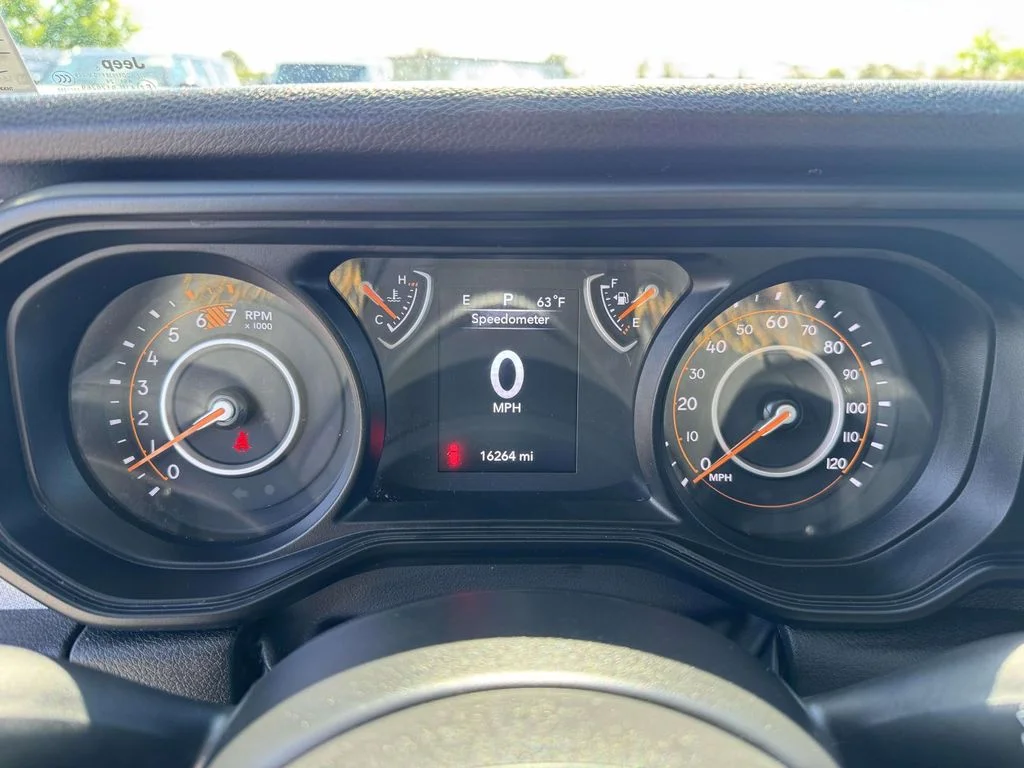 Used 2024 White Jeep Sport S image 23