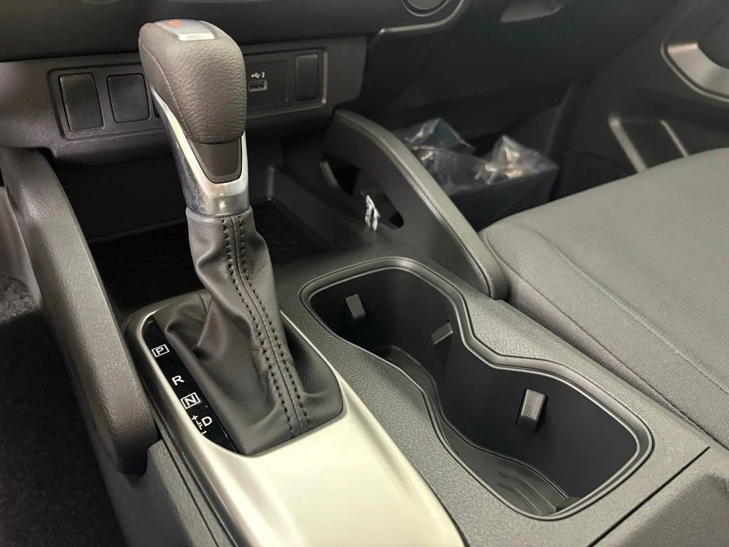New 2026 Glacier White Nissan King Cab® S image 31