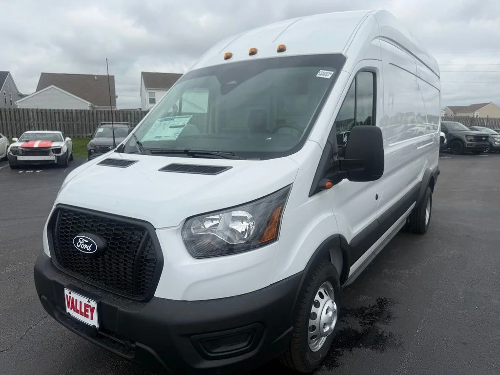 New 2026 Oxford White Ford Cargo Van image 7